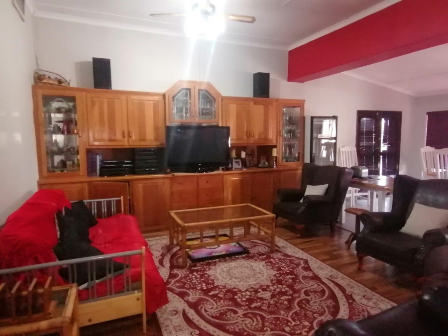 6 Bedroom Property for Sale in Upington Northern Cape
